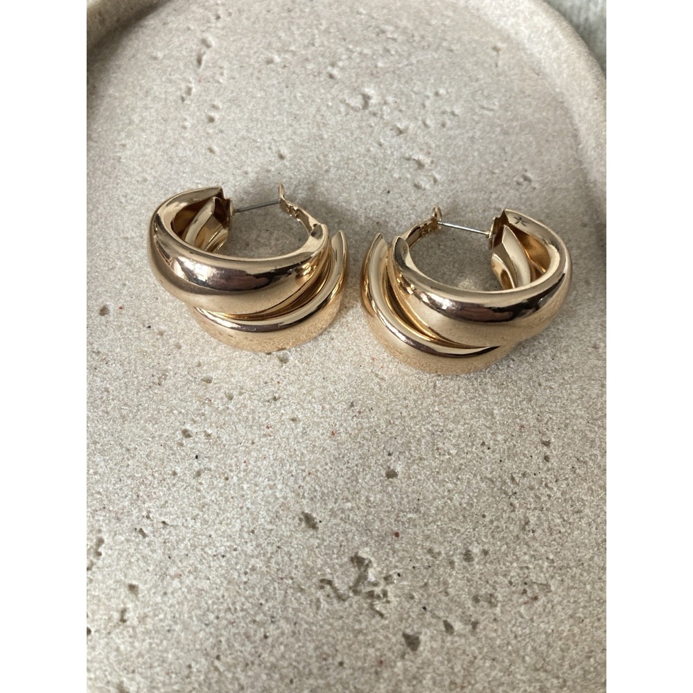 Gold Tone Chunky Hoop Earrings Ribbed Layered Wave Post Back Runway Couture Glam